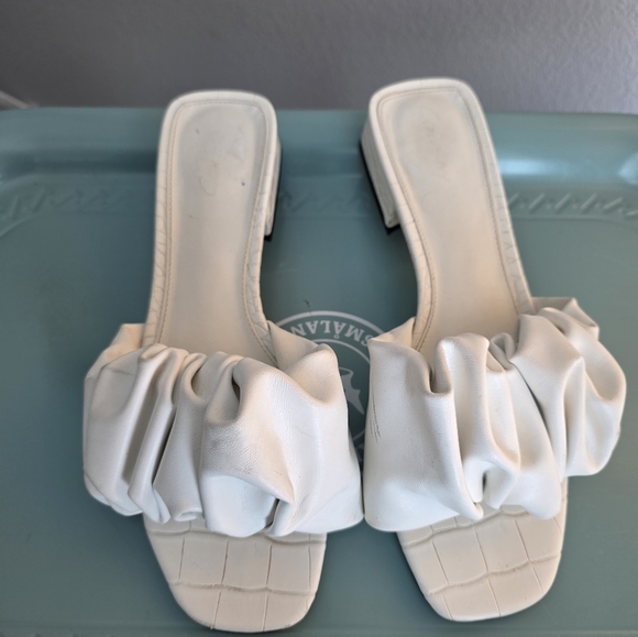 Circus NY by Sam Edelman Janis White Ruffle Heeled Slide Sandal, Size 8 - Picture 6 of 7